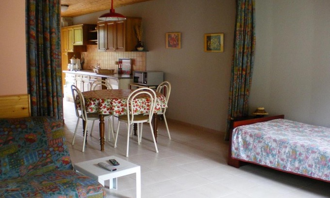 Bieville-Beuville House | Comfortable Gîte for 3 - Family-Friendly Retreat Awaits