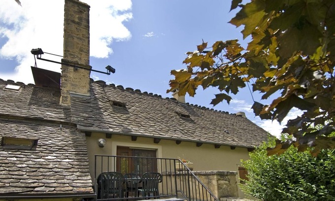 Saint-Bauzile House | Cozy Gîte for 4 in Saint Bauzile with Family & Pet Amenities