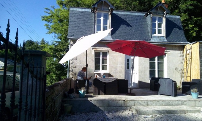 Athee-sur-Cher House | Cozy Cottage Near Beauval Zoo with Family-Friendly Amenities