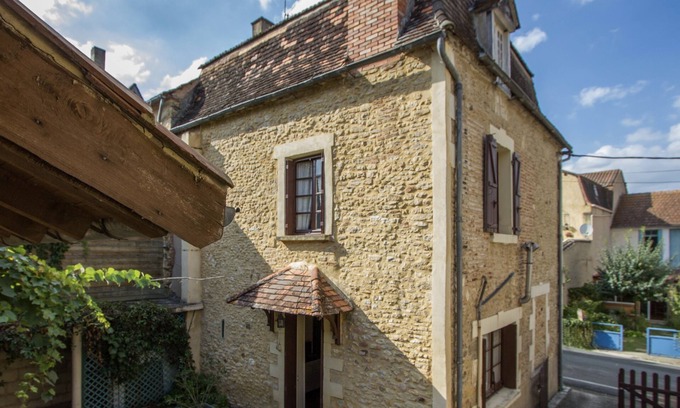 Siorac-en-Perigord House | Pet-Friendly Gîte in Périgord Noir, Minutes from Dordogne