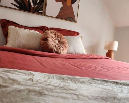 Noyers-sur-Cher House | Family-Friendly Gîte Animals King'Dôme near Beauval Zoo