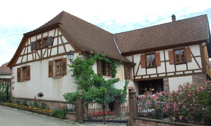 Triembach-au-Val House | Stunning Gîte "AU CADRAN SOLAIRE" with Oceanfront Views
