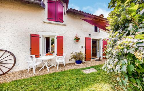 Nieuil House | Comfortable Home in Nieuil with Free WiFi and Pet Access