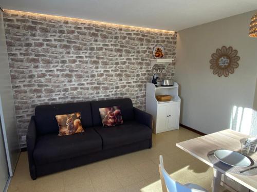 Klingenthal Apartment | Cozy Gîte au nid de l’écureuil with Private Pool & Family Fun