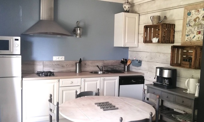 Vinassan Cottage | Gîte Avec Grand Jardin: Guest Rated 10/10 with Ocean View
