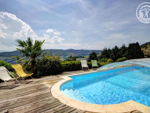 Valfleury House | Cozy Gîte Valfleury: Ideal for Families with Pool Access