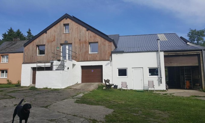 Ebly House | Gîte BELLA: Oceanfront Retreat with Pet-Friendly Amenities