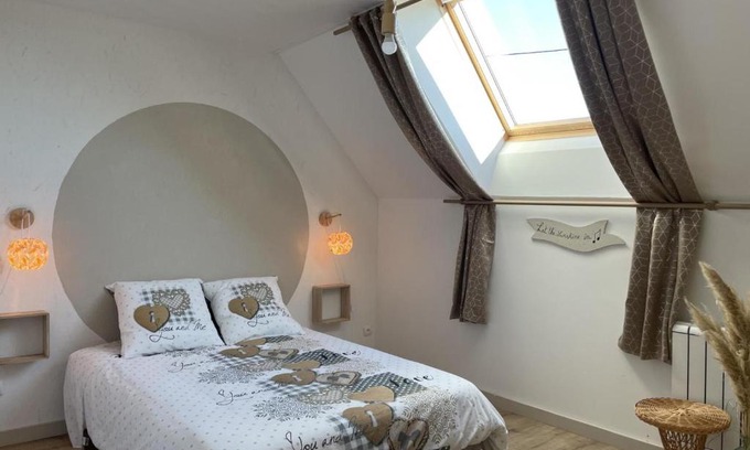 Blomard House | Gîte Blomard: Family-Friendly Retreat with Pool Access