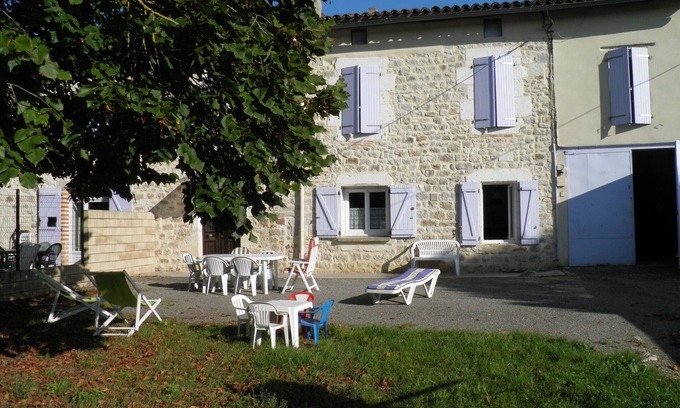 Castelnau-de-Montmiral House | Gîte Braucol - Idyllic Retreat in Vineyards & Countryside