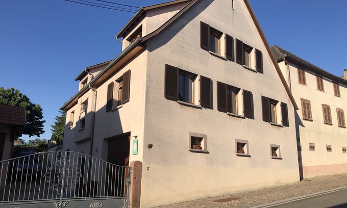 Kintzheim Apartment | Gîte Côté Jardin: Family-Friendly Retreat with Top Ratings