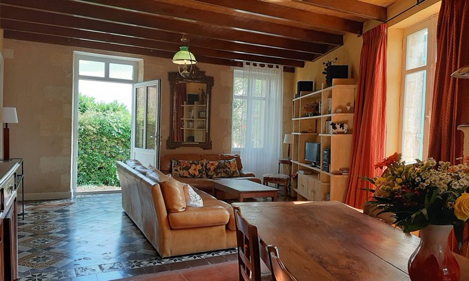 Berson House | Gîte "Château les Cèdres": Perfect Retreat in the Vignoble