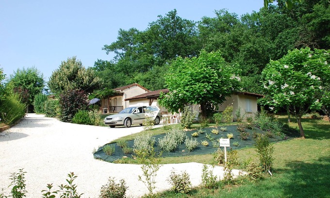 Thonac Cottage | Family-Friendly Gîte Chêvrefeuille near Lascaux with Pool