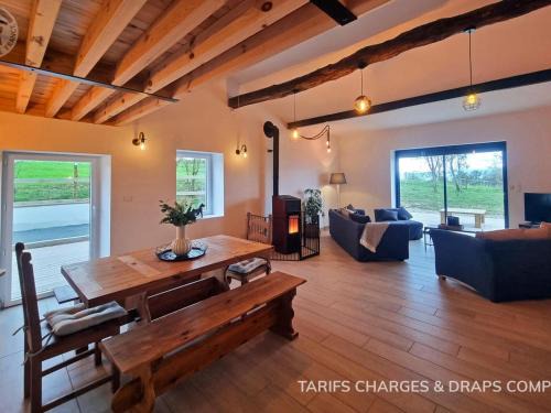 Pouilly-les-Feurs House | Gîte Chaleureux 8 Pers. avec Animaux Admis - FR-1-496-343