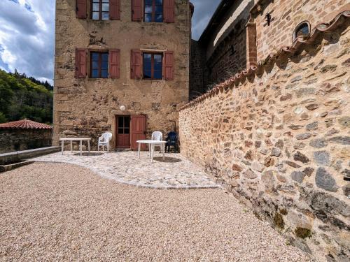 Saint-Vert House | Relaxing Gîte for 5 in Saint-Vert: Nature & Adventure Await