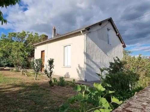 Le Menoux House | Cozy Gîte with Private Garden in the Creuse Valley
