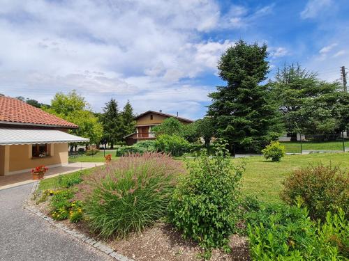 Naives-Rosieres House | Beautiful Gîte in Naives-Rosières - Perfect for Families