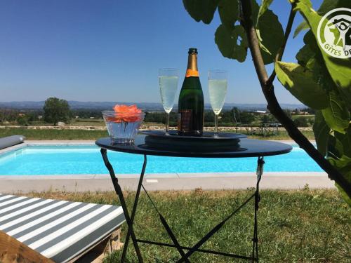 Saint-Andre-dʼApchon House | Cozy Gîte with Pool, Terrace and Pet-Friendly Options