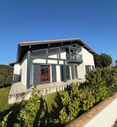 Ychoux House | Gîte chez PAT: Pet & Child Friendly Retreat, Rated 9.3/10