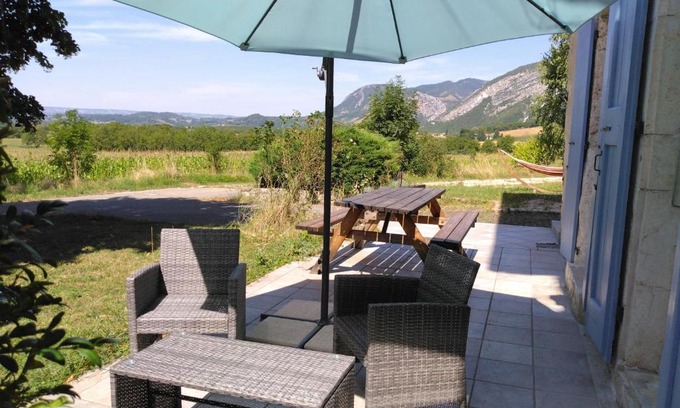 Saint-Laurent-en-Royans House | Family-Friendly Gîte Clé des Champs with High Guest Ratings