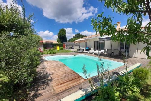 Listrac-Medoc Villa | 4-Star Gîte with Heated Pool and Oceanfront Views