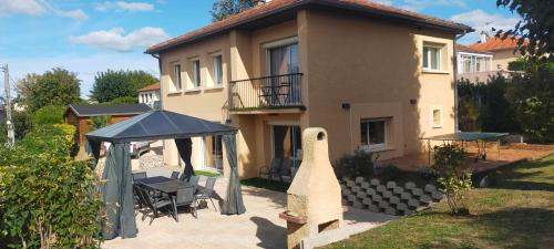 Feyzin House | Gîte des Gônes - Lyon's Family-Friendly Retreat, Rated 9.6