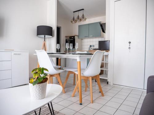 Carquefou Apartment | Gîte Club House: Family-Friendly Stay in Carquefou Centre