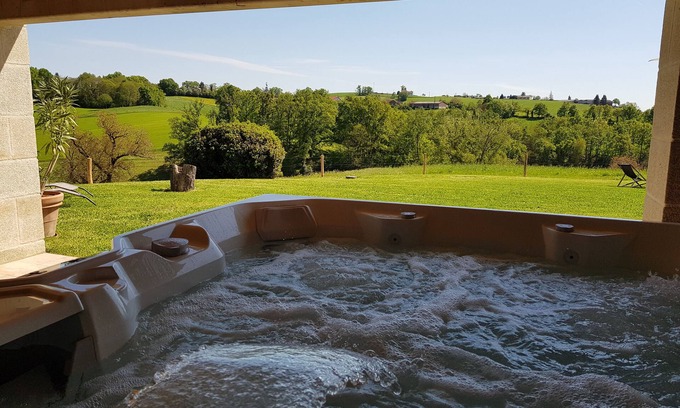 Leynhac Cottage | Gîte Cocooning, nature at your feet! * L'Oustal d'André Cantal