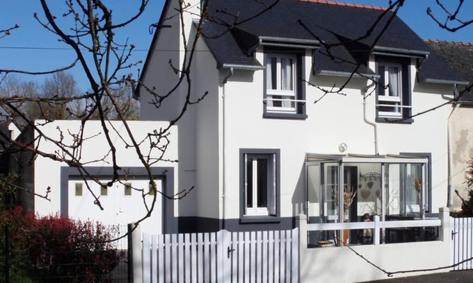 Ploermel House | Pet-Friendly Gîte Coeur de Bretagne with Family Amenities
