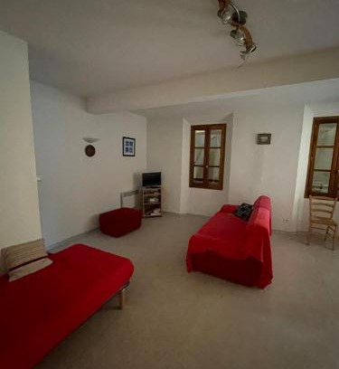 Pezilla-de-Conflent House | Welcoming Gîte Communal Presbytère: Family & Pet Friendly