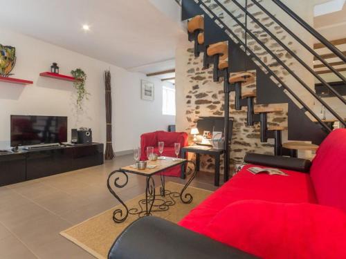 Saint-Nazaire House | Family-Friendly Gîte with Garden Near the Beach and City