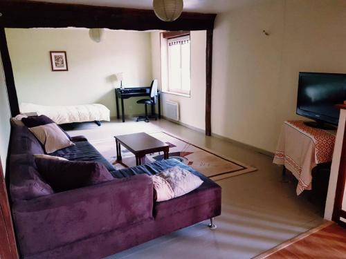 Buffieres House | Cosy Gîte for Families: Perfect for 4 to 9 Guests