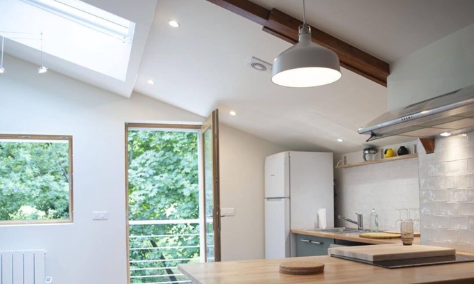 Morlaix Apartment | Tranquil Gîte Cosy with Spa, Garden & Ocean Views in Morlaix