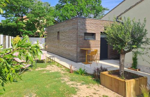 Pertuis House | Charming "Une Cabane en Luberon" with Garden & Ocean View