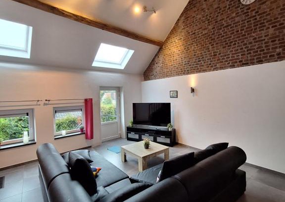 Olne Apartment | Guest Rated 10/10: Gîte Cour Delhez - Family Friendly Getaway