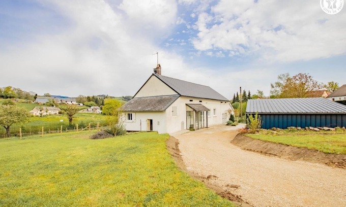 Saint-Leger-sous-Beuvray House | Family-Friendly Gîte de la Boutière in Saint Léger sous Beuvray