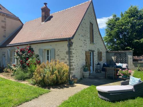 Briantes House | Peaceful Gîte for 2 in Charming Village - Pet Friendly Stay