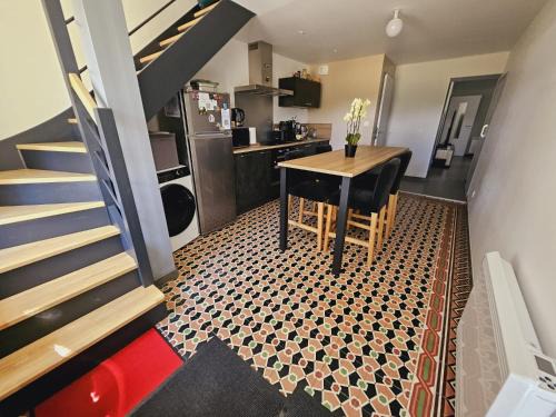 Ancenis House | Cozy Room Near A11 at Logis du Château Rouge with Kitchen