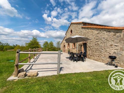 Saint-Christophe-du-Bois House | Top-Rated Gîte de Charme near Cholet with Full Amenities