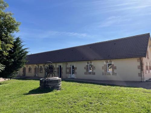 Thiel-sur-Acolin House | Gîte Thiel-sur-Acolin: Ideal Retreat for Families