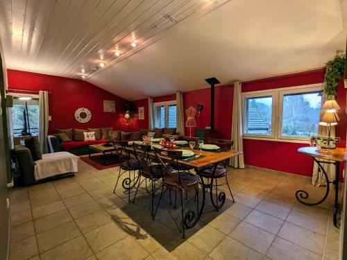 Travexin House | Gîte de Vosges: 4-Star Stay with Garden & Pool Nearby