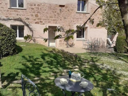 Sevelinges House | Gîte Sevelinges: Perfect for Families and Pet Lovers