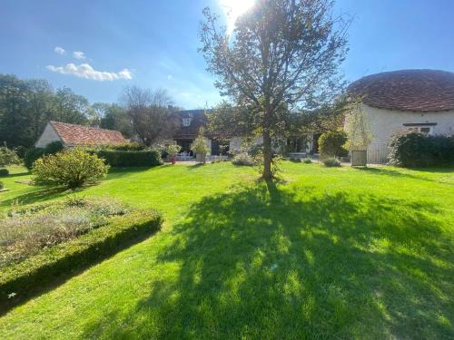 Chalais House | Relaxing Gîte with Pool in Brenne for Nature Lovers