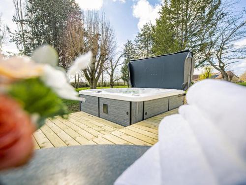 Saulcet House | Relaxing Gîte with Spa & Garden in the Heart of Vineyards