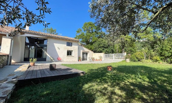 Souspierre House | Top-Rated Gîte de la Saulée in Drôme Provençale