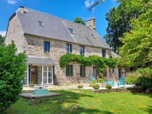 Le Beny Bocage House | Experience Gîte de charme Les Prunes: Pet & Child-Friendly Stay