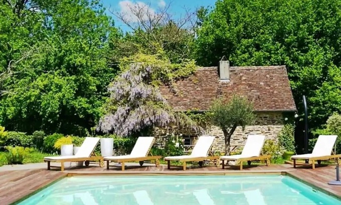 Sarlande House | Gîte de Charme Mas Coutant: Rated 10/10 with Pool & Spa