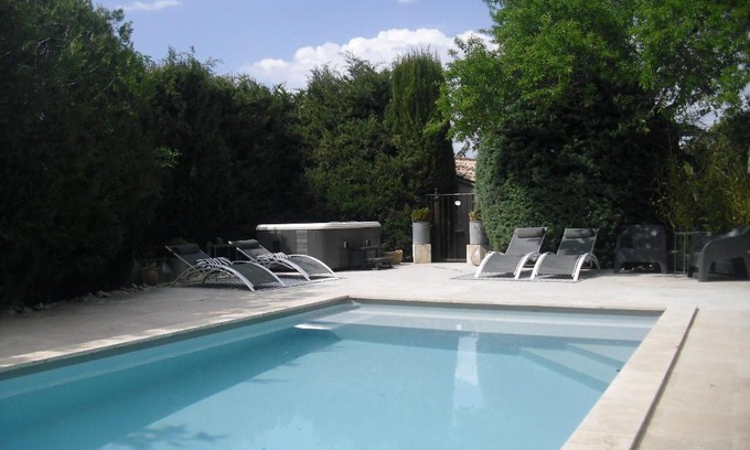 Methamis House | Relaxing Gîte with Pool & Spa in Picturesque Provence
