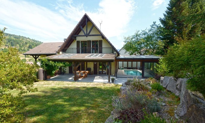 Mitzach House | Family-Friendly Getaway with Pool and Spa Amenities