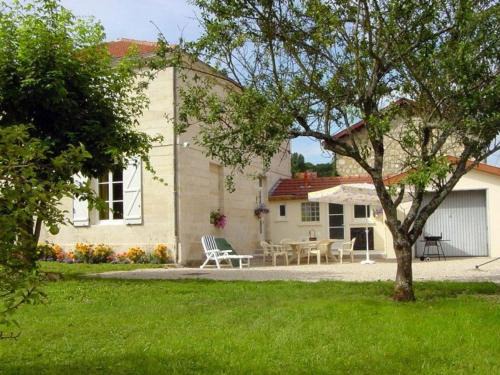 Valcourt House | Peaceful Gîte near Lac du Der with Private Garden & Parking