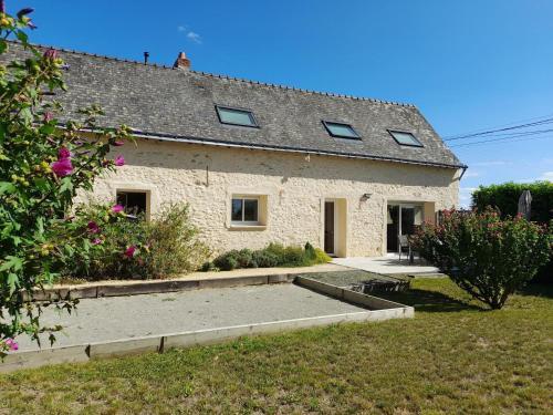 Corze House | Renovated Gîte with Garden, Near Angers & Family-Friendly